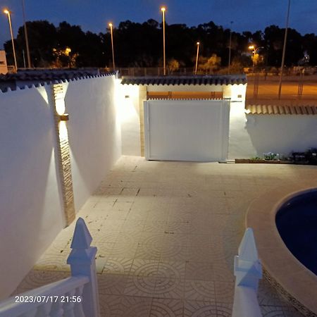 Acogedora Casa Con Piscina Villa Torrevieja Exterior photo